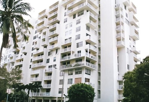 Brickell Biscayne building